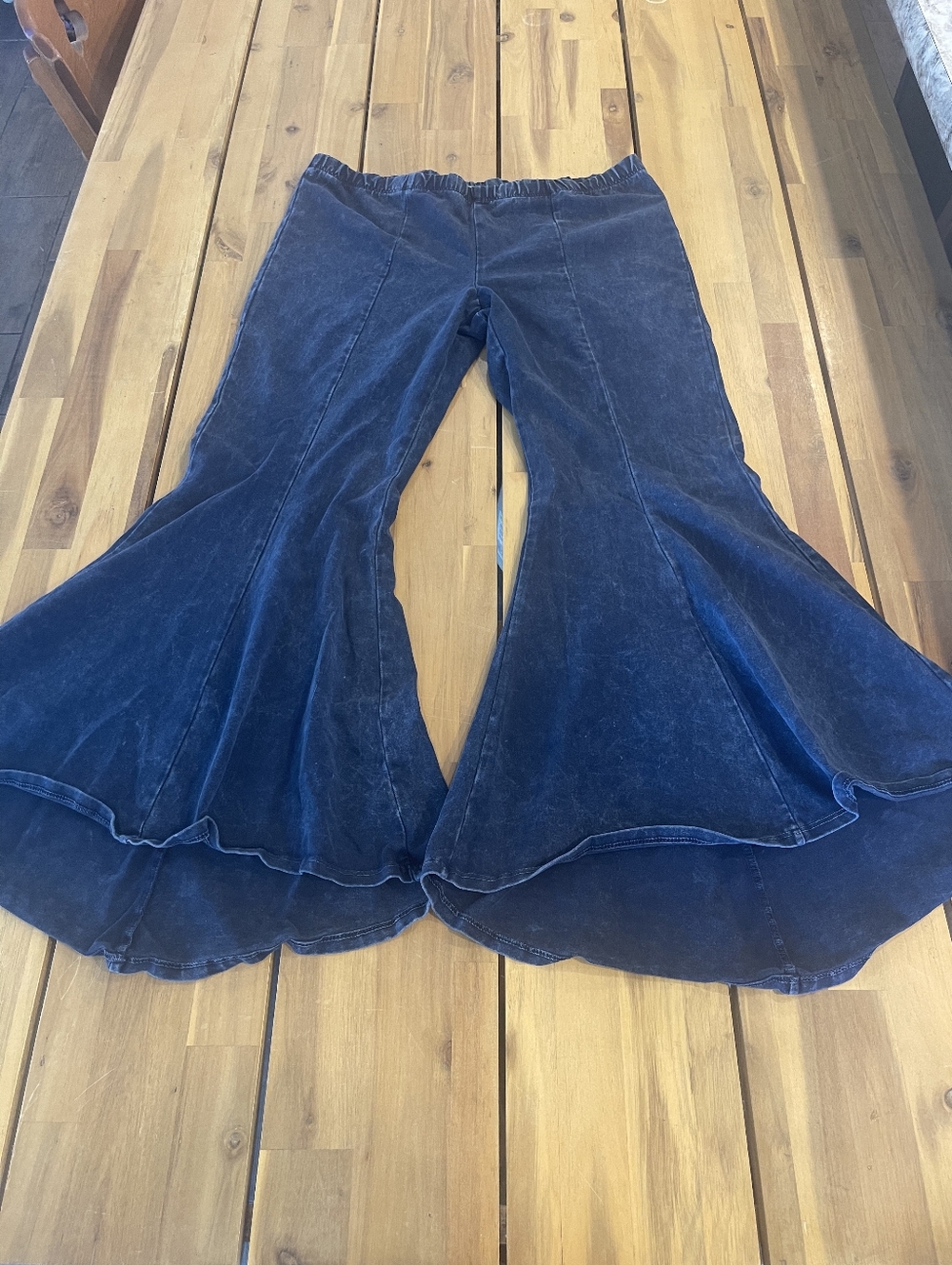 Chatoyant Women's Cotton Washed Blue Pull On Crop Gaucho Belle Bottom Pants SZ M